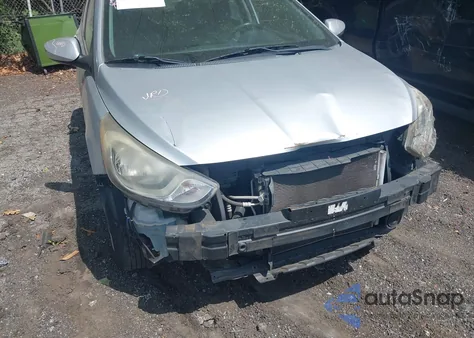 2012 Hyundai Accent Gs z USA, uszkodzony, nr VIN KMHCT5AE4CU013855